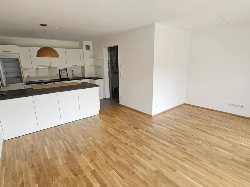 Like-new 3-room apartment with balcony and fitted kitchen in Nürnberg