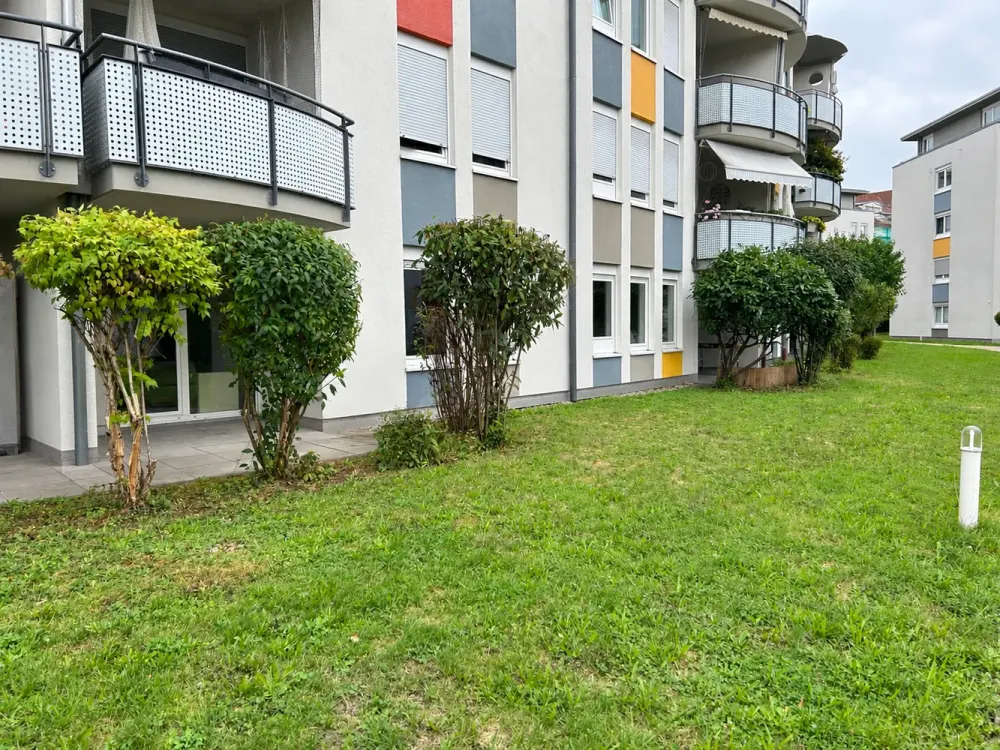 Moderne 3,5-Zimmer-Wohnung mit zwei Terrassen in zentraler Lage von Endersbach