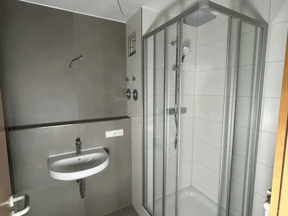 Moderne 3,5-Zimmer-Wohnung mit zwei Terrassen in zentraler Lage von Endersbach