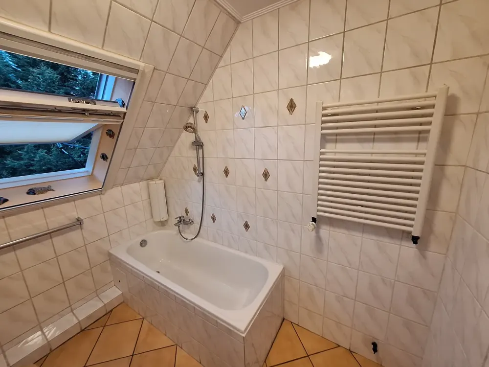 Lebendig wohnen in Bochum-Ehrenfeld: 3-Zimmer-Dachgeschosswohnung mit Balkon