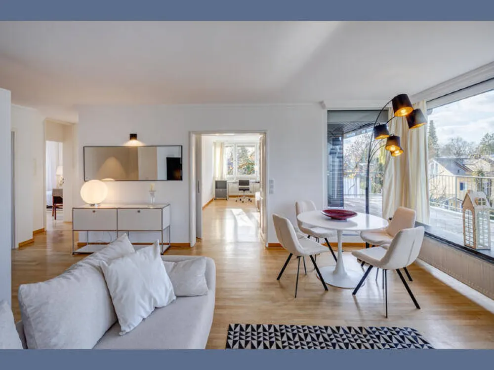 Möbliert: Dachterrassenwohnung in exklusiver Lage des Herzogparks