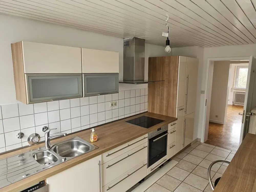 1500 € - 90 m² - 3.0 Zi.