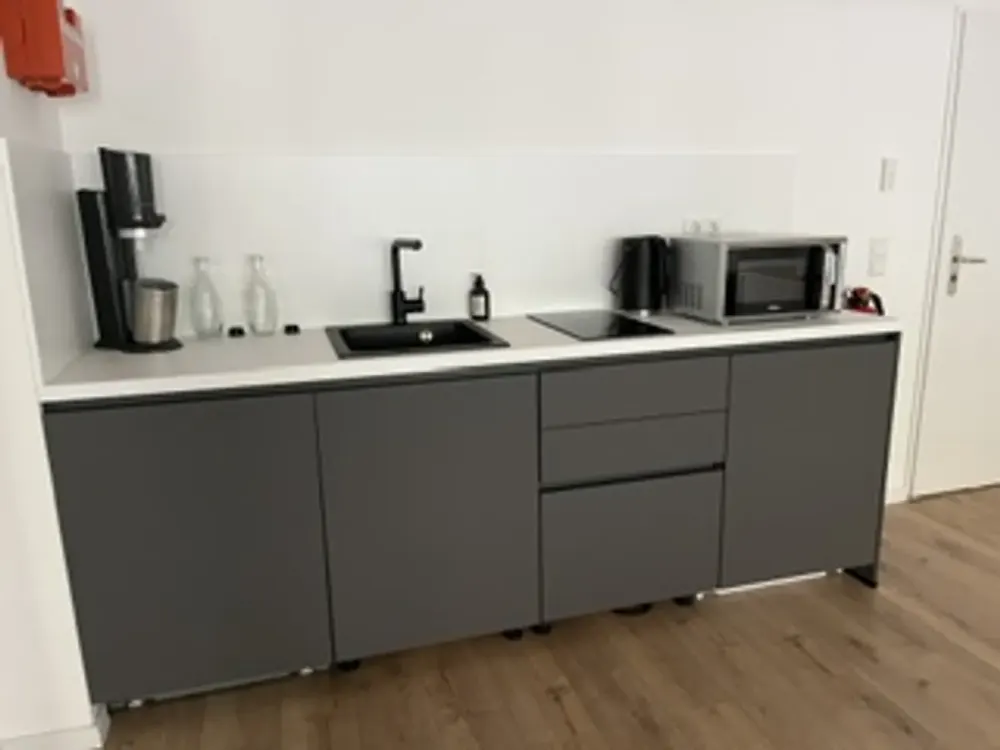 Neuwertige 2-Zimmer-Wohnung im 1.OG mit EBK und Balkon im beliebten Hansaviertel