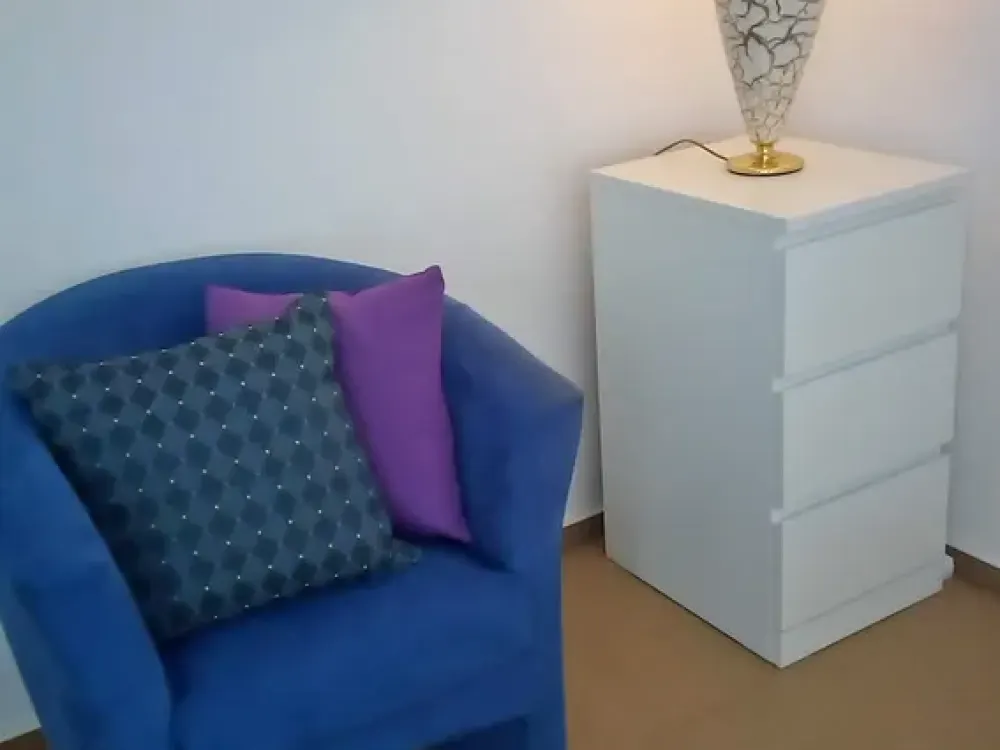 Traumwohnung, vollausgestattet und sofort beziehbar, in begehrter Lage, super Verkehrsanbindung