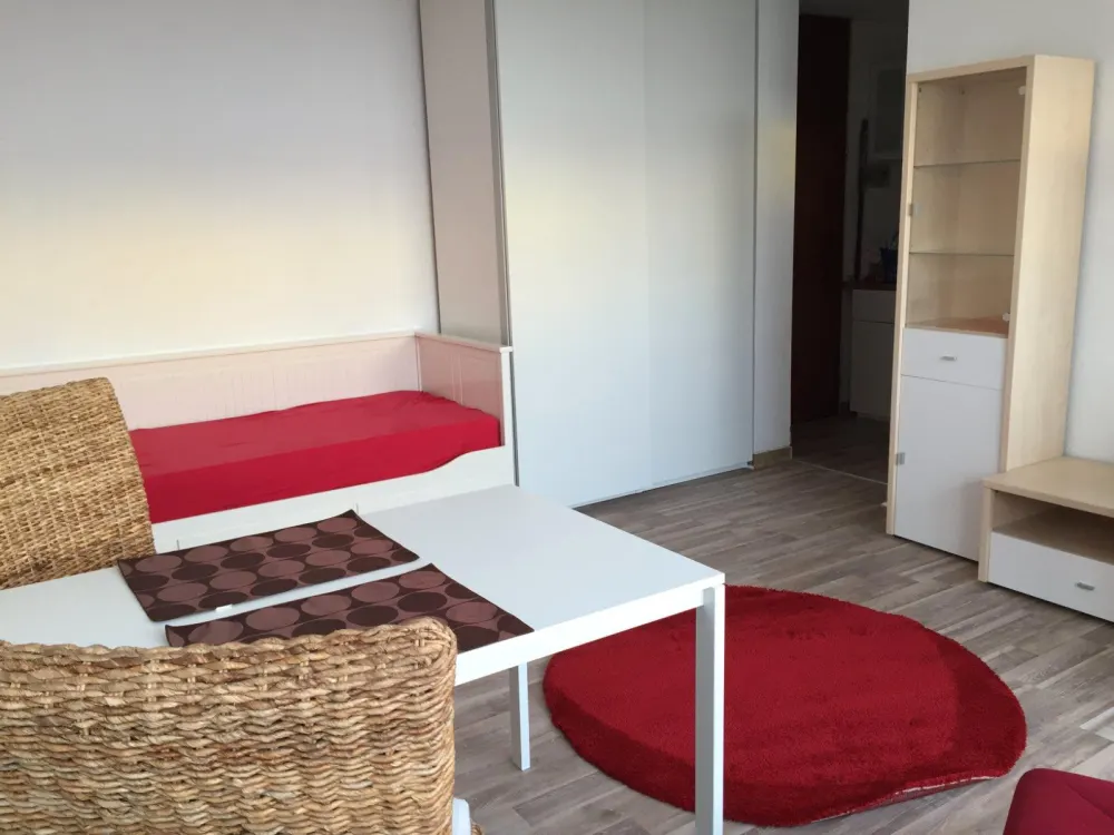 Schönes möbliertes Appartement mit Balkon
