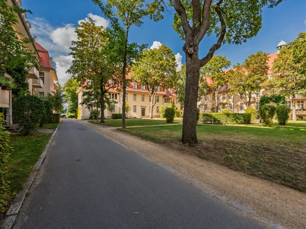 Wohnen mit Charakter: 2-Zimmer-Wohnung in Berlin-Buch