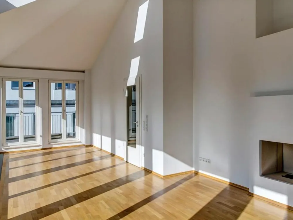 Lichtdurchflutete Penthouse-Wohnung mit Dachterrasse unweit der Münchener City
