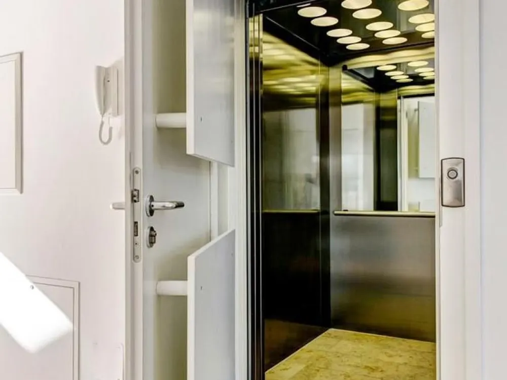 Lichtdurchflutete Penthouse-Wohnung mit Dachterrasse unweit der Münchener City