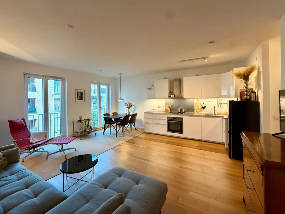 Design meets comfort: furnished 3-room apartment Neue Mitte Altona