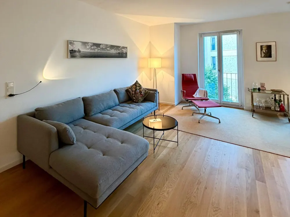 Design meets comfort: furnished 3-room apartment Neue Mitte Altona