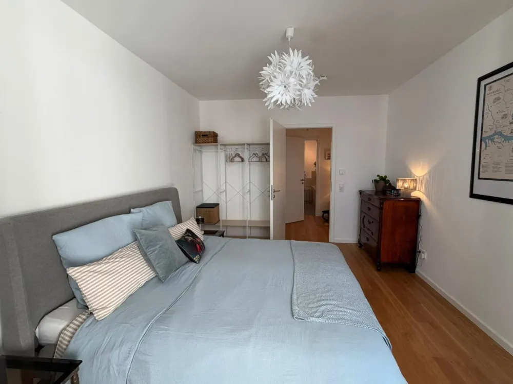 Design meets comfort: furnished 3-room apartment Neue Mitte Altona