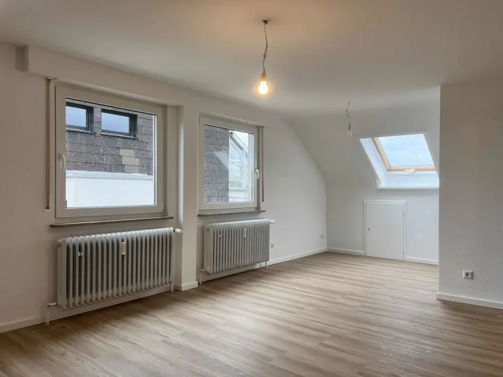 73249 Wernau: Schöne 2-Zi-DG-Whg 2025 neu renoviert!