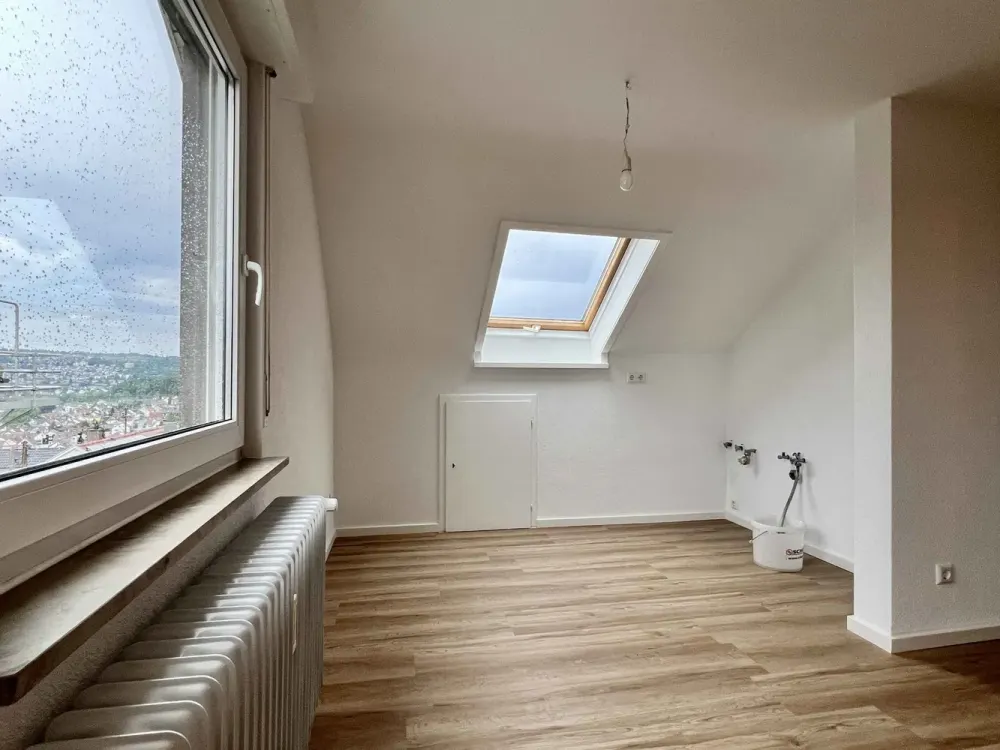 73249 Wernau: Schöne 2-Zi-DG-Whg 2025 neu renoviert!