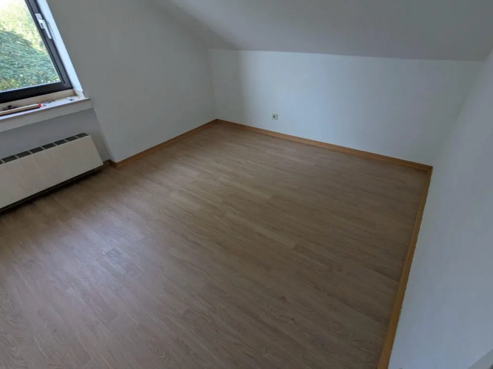 2-Zimmer-Dachgeschosswohnung mit Balkon in Langenfeld-Richrath