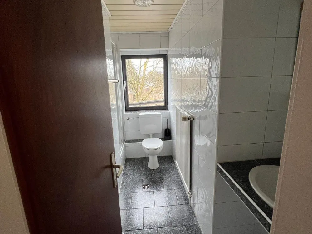 2-Zimmer-Dachgeschosswohnung mit Balkon in Langenfeld-Richrath