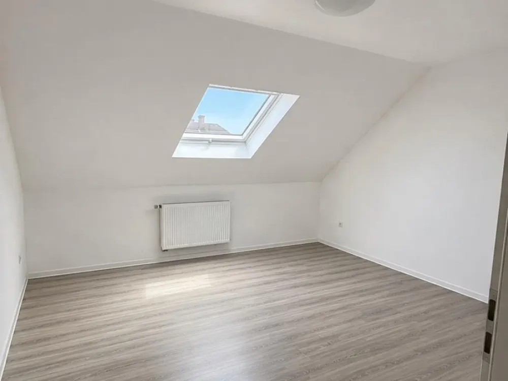 Kernsanierte DG Wohnung 100qm 4ZKB Saarlouis - Lisdorf