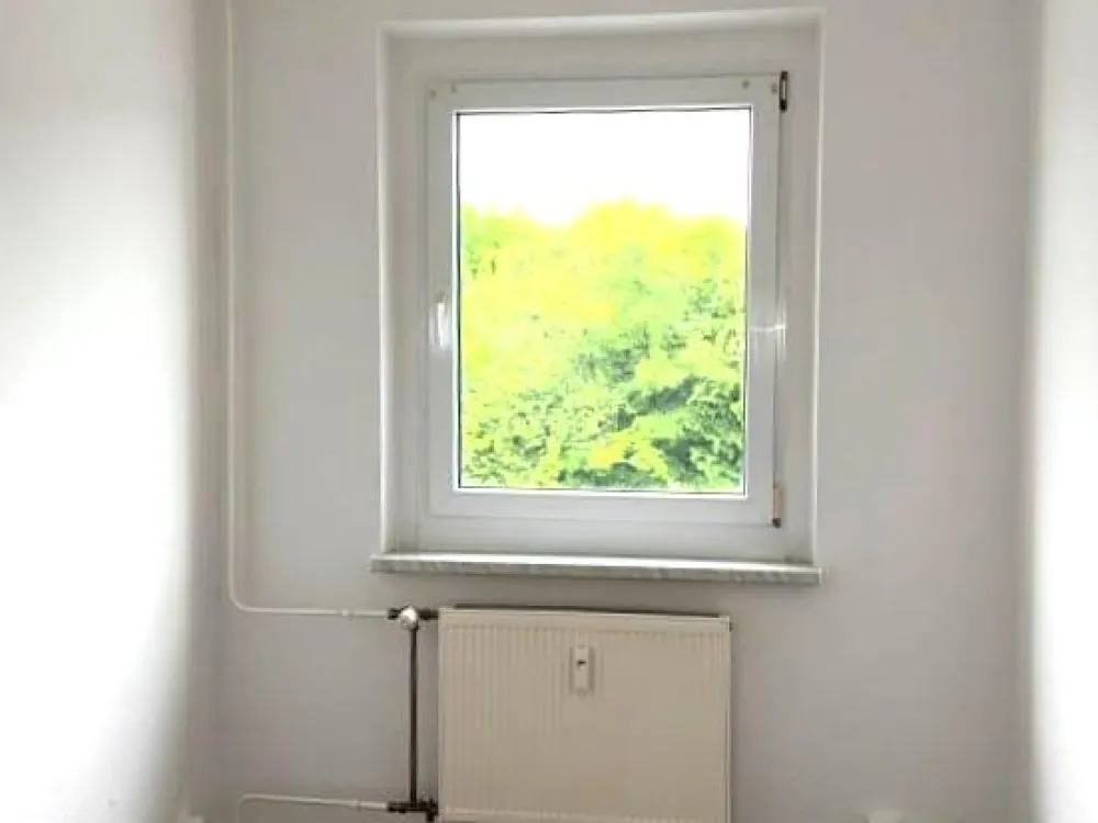 Bezugsfrei. Frisch renoviert. Bereit. / Available now. Renovated. Ready for you.