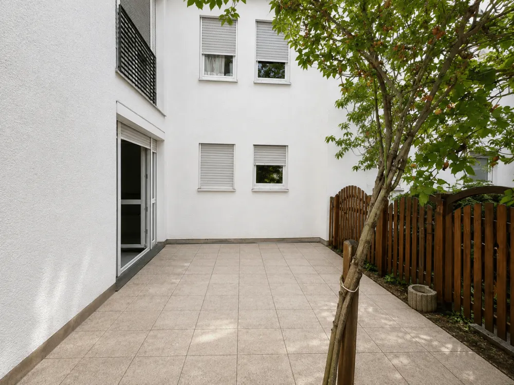 Besichtigung am Mittwoch++Moderne Terrassenwohnung mit privatem Garten++ Hunde erlaubt