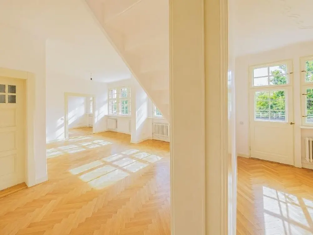 Am Kreuzpfuhlteich in Weißensee: 4 Zi-DG-Maisonette mit Aufzug EBK u 2 Balkonen (WE09)