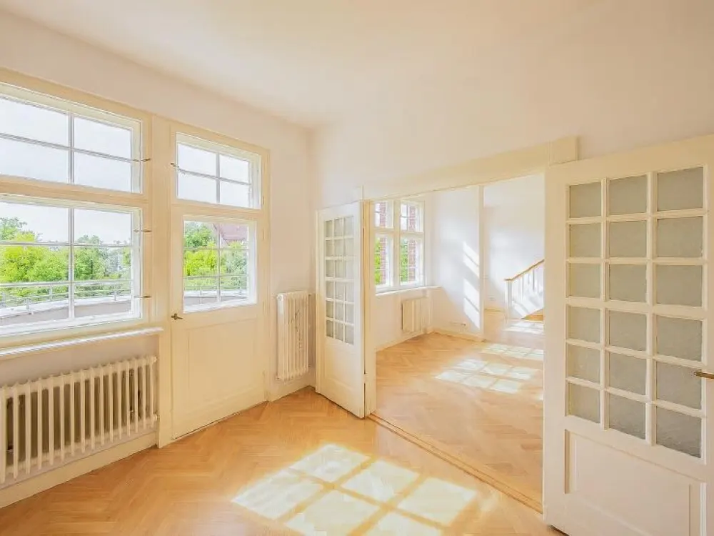 Am Kreuzpfuhlteich in Weißensee: 4 Zi-DG-Maisonette mit Aufzug EBK u 2 Balkonen (WE09)
