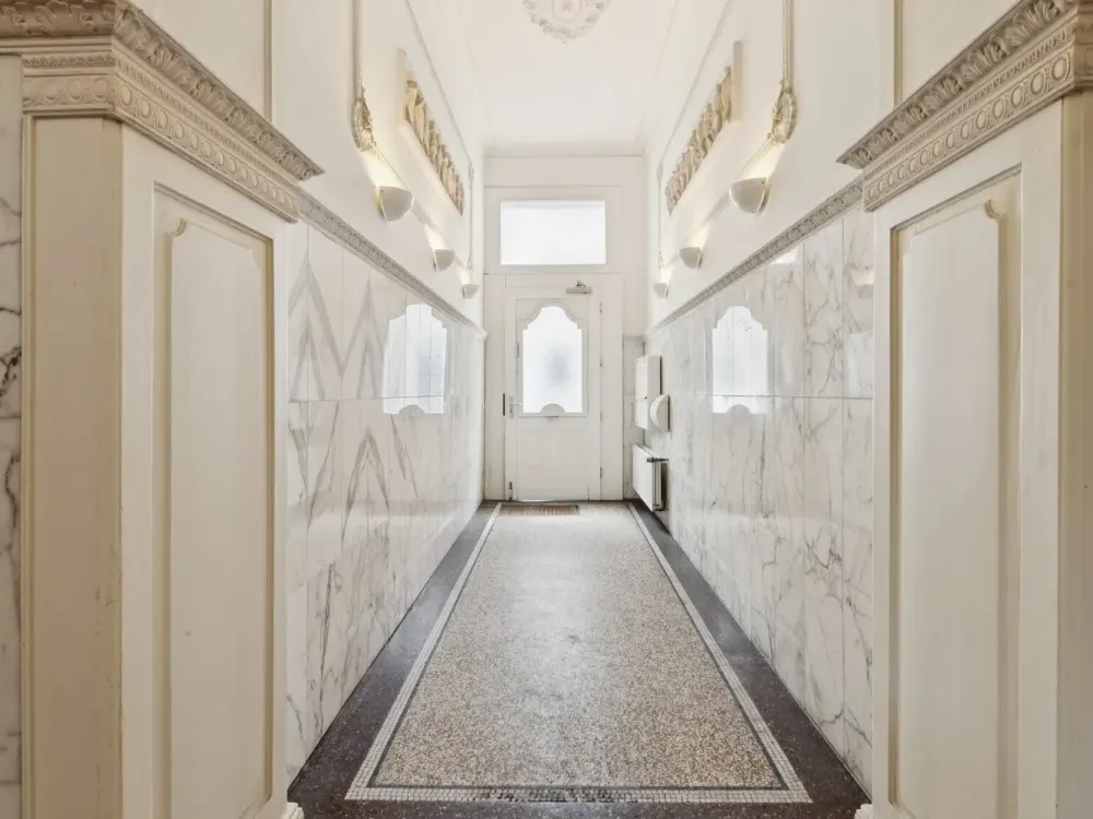 Stilvoller Altbau am Carlsplatz, eine echte Rarität