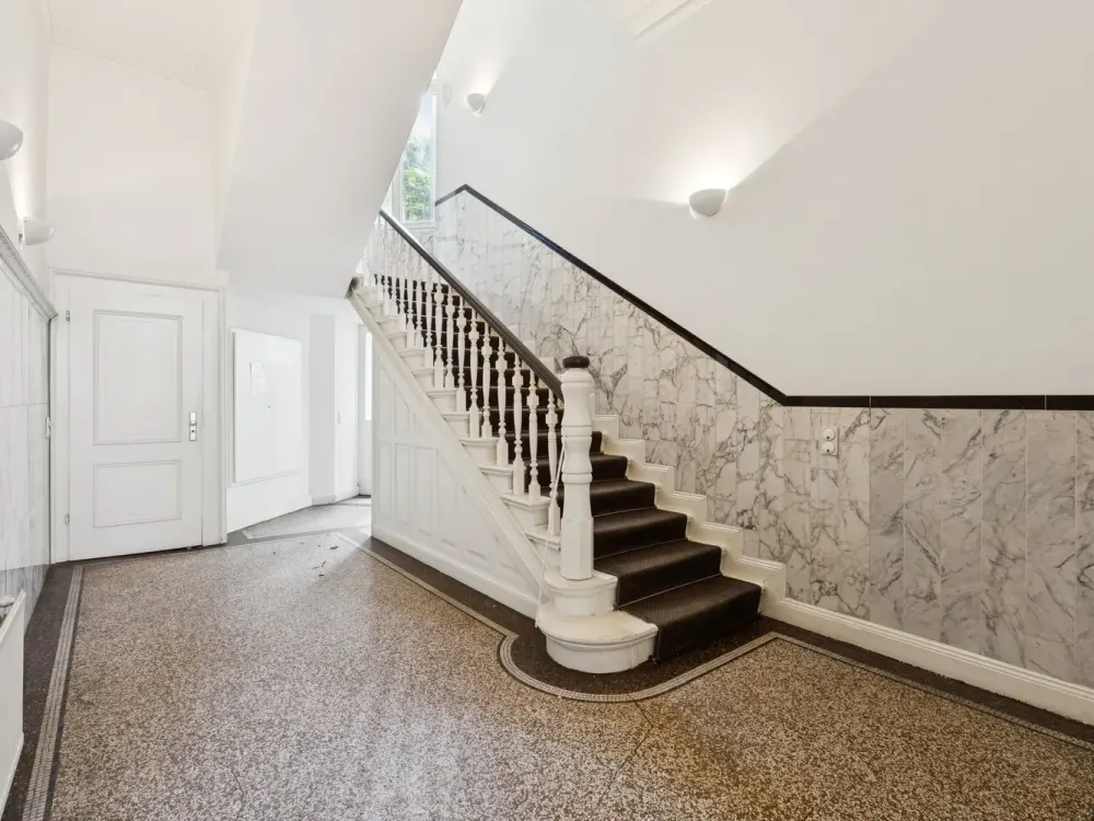 Stilvoller Altbau am Carlsplatz, eine echte Rarität