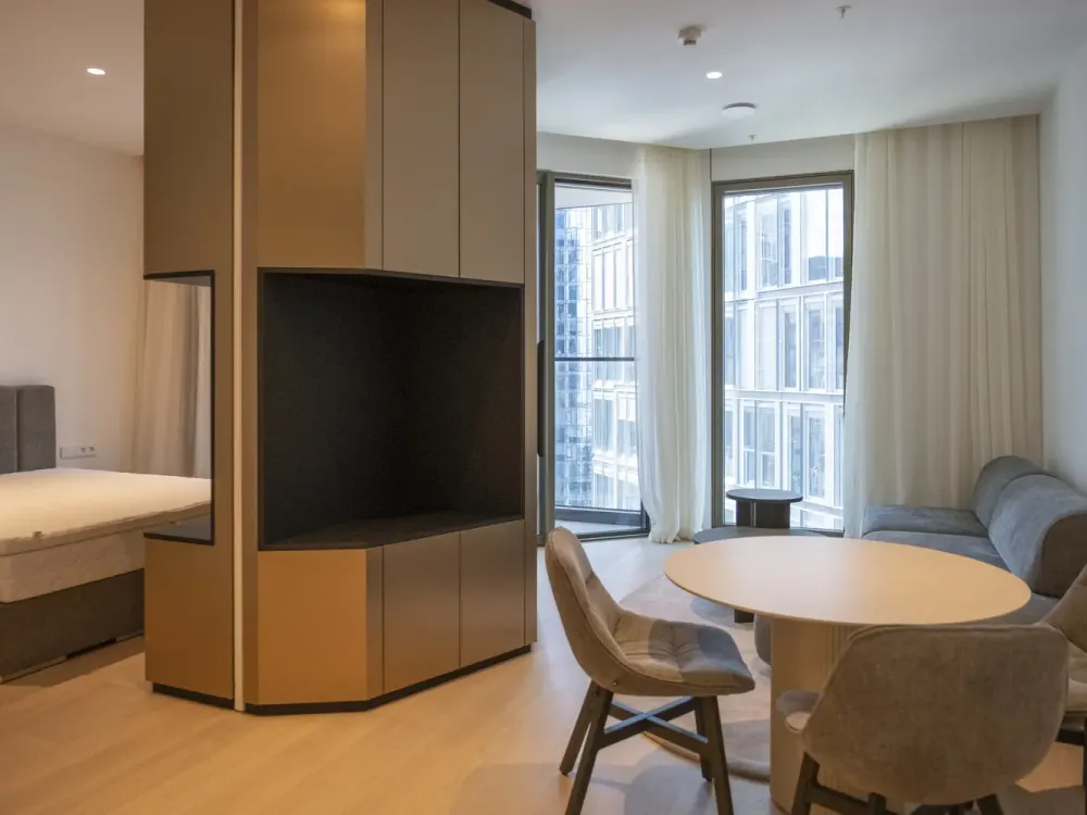 FOUR: Furnished Apartment in Premium Location with View of the Alte Oper