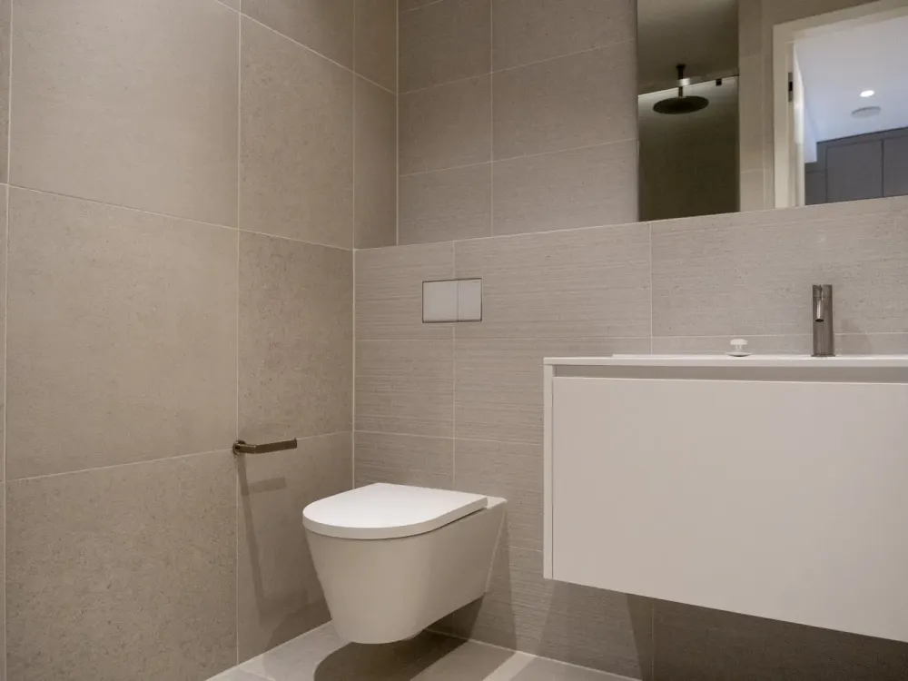 FOUR: Furnished Apartment in Premium Location with View of the Alte Oper