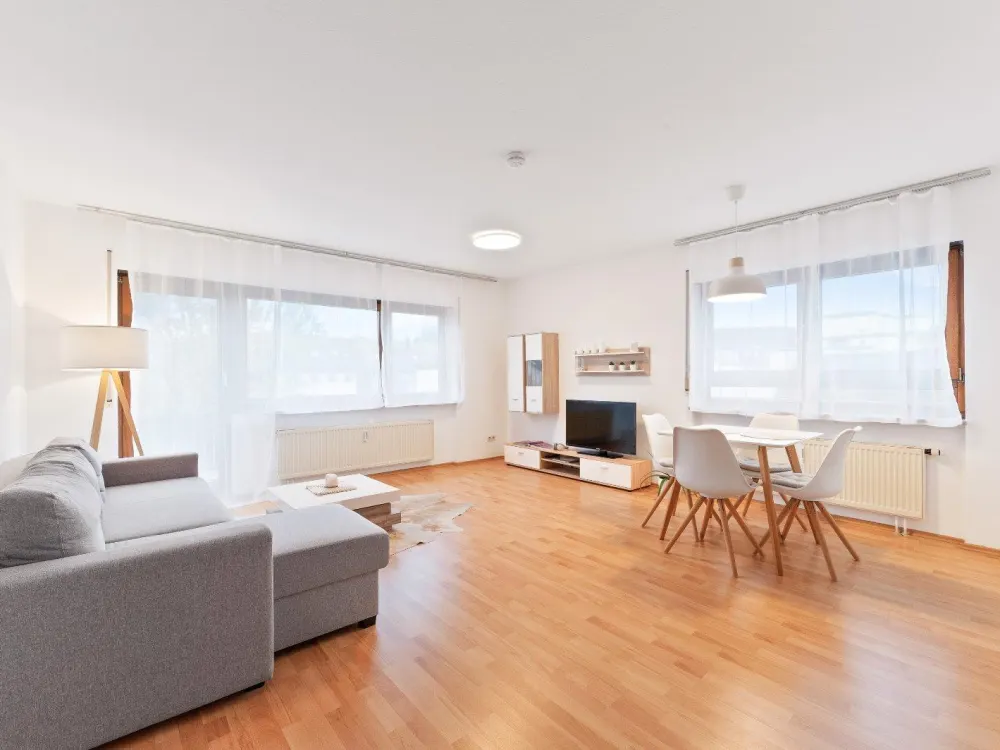 2 Zi., 68qm, Garagenstellplatz, sofort beziehbar, leer stehend