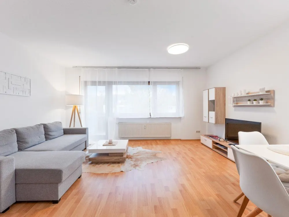 2 Zi., 68qm, Garagenstellplatz, sofort beziehbar, leer stehend