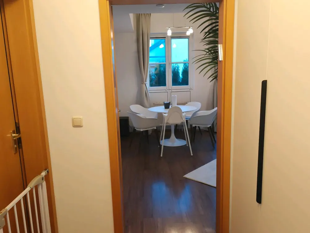 Beautiful 2.5 Room Gallery Apartment