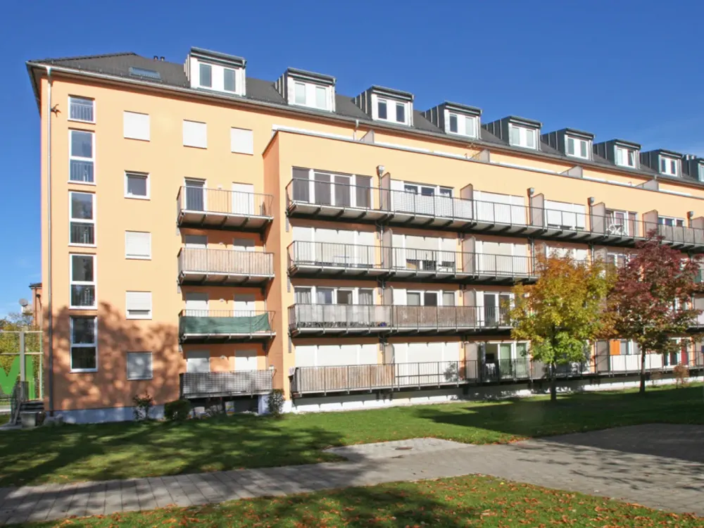 Modern furnished student apartment with south-facing balcony near the subway