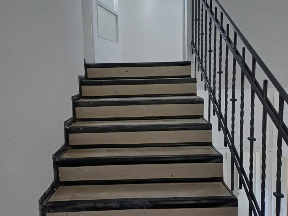 2-ZKB, kernsaniert, 40m2 Direkt an Stadt, Uni, Bahnhof, ALLES NEU