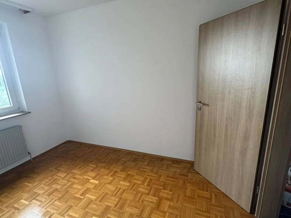 Renovierte Wohnung mit Balkon und Blick auf den Herkules
