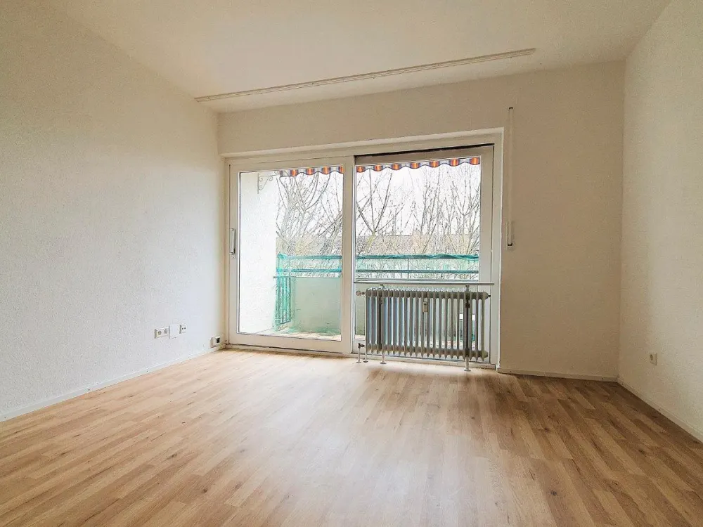 Helle 2 Zimmer Wohnung mit Südbalkon in Salem nahe Schlosssee