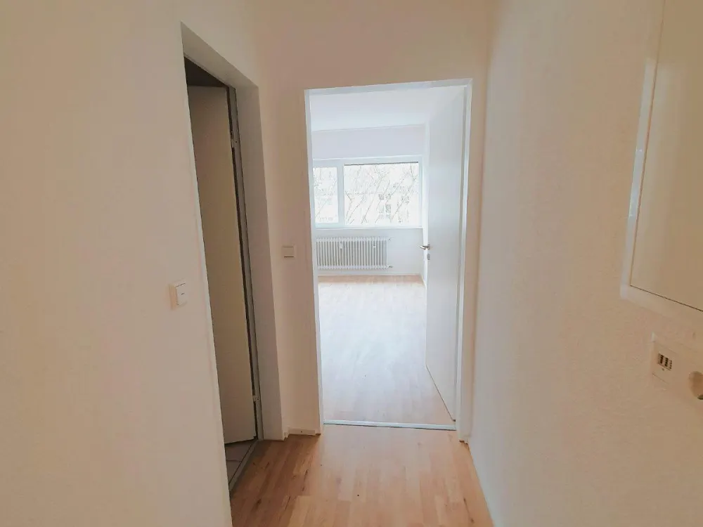 Helle 2 Zimmer Wohnung mit Südbalkon in Salem nahe Schlosssee
