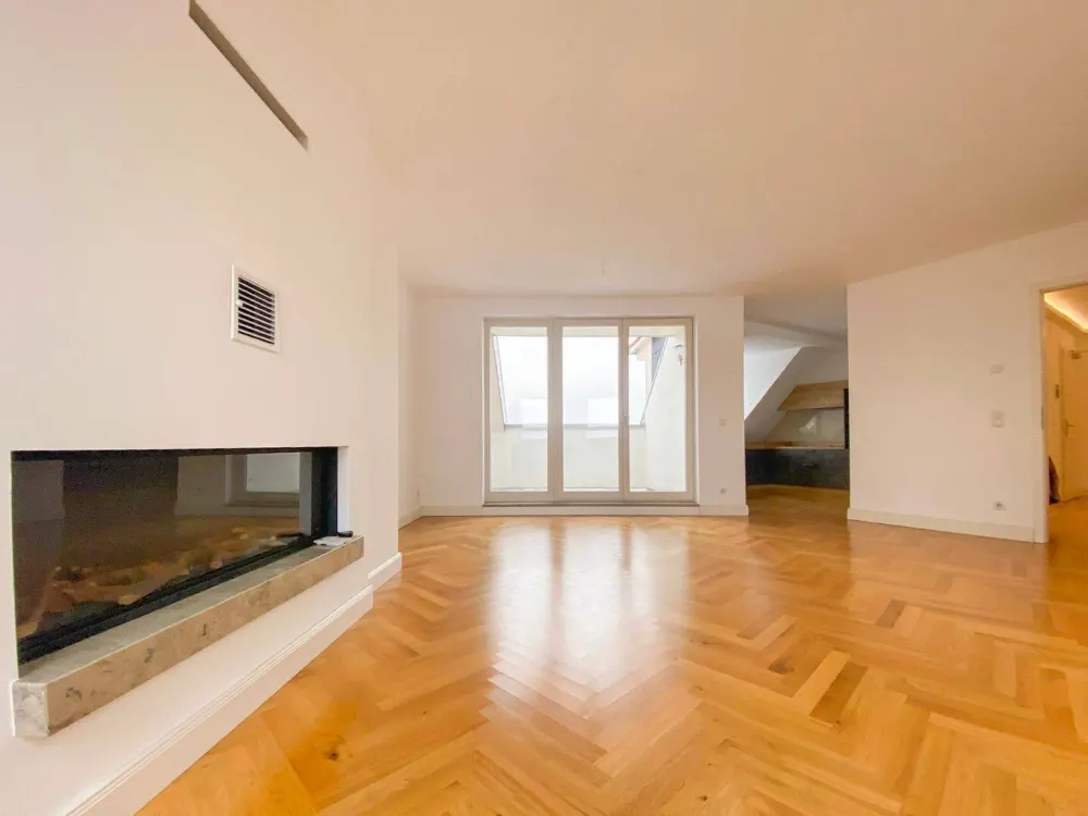Zum 01.11.! Kamin | Lift | Loggia | Bad en suite + Gäste-WC | 2015 hochwertig saniert