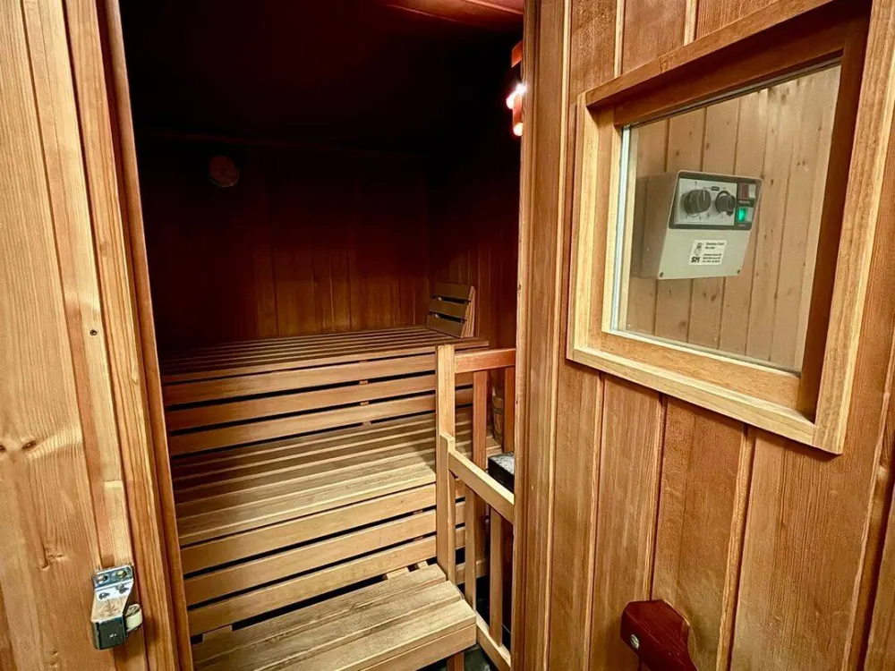 Möbliertes 1-Zimmer Luxus-Apartment in ruhiger, grüner Lage, fußläufig zur Isar