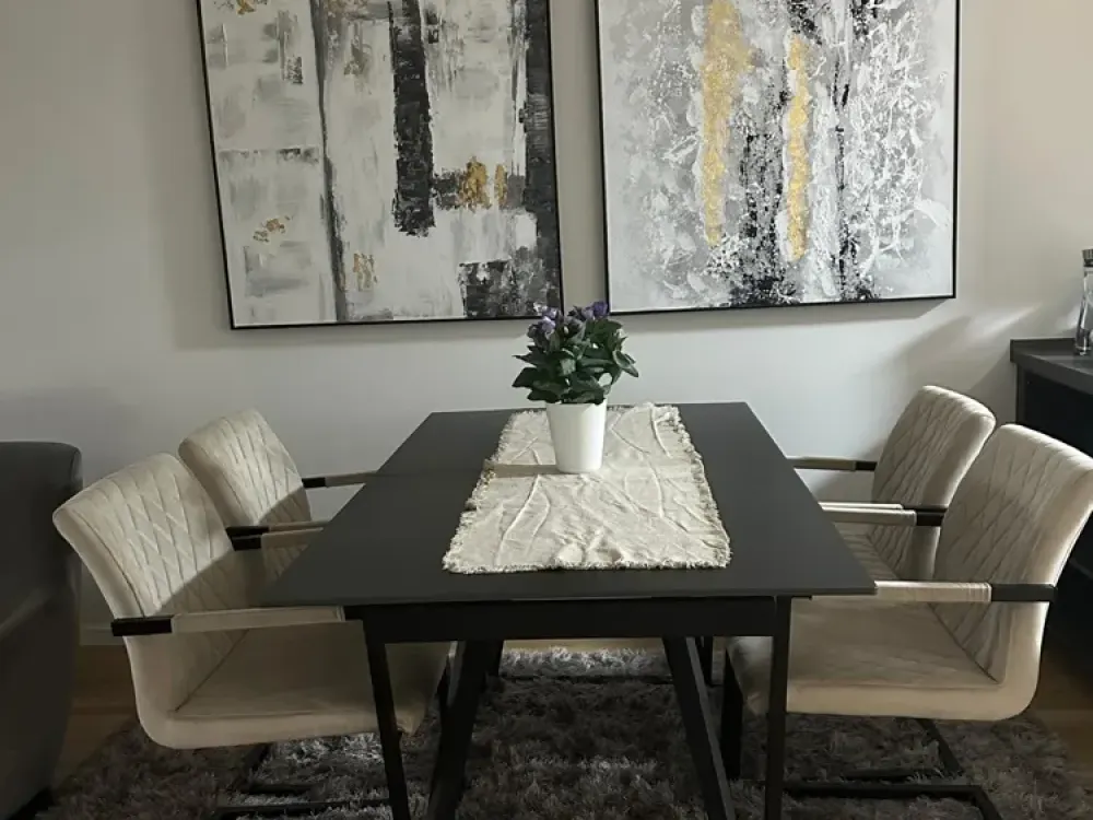 Moderne 3-Zimmer-Wohnung mit Loggia