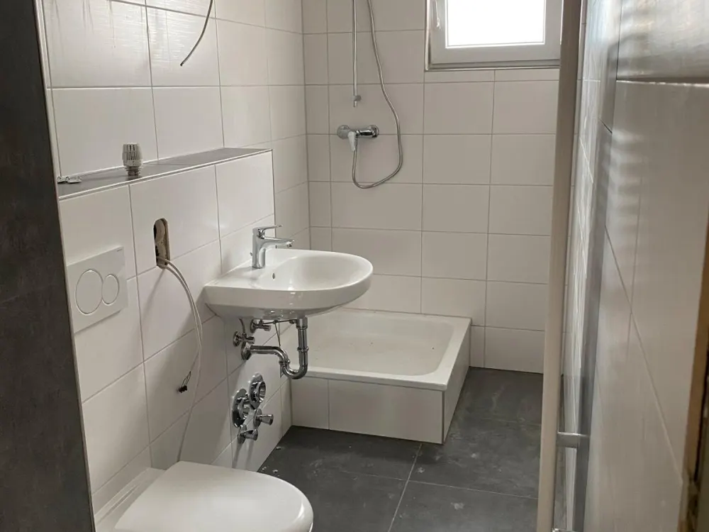 Vier renovierte Wohnungen in Schiffweiler zu vermieten