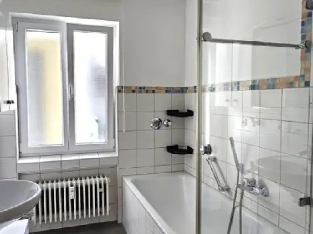 Große 3-Zi-Whg. mit Aufzug, Wohnküche + Balkon im Zentrum von Tettnang