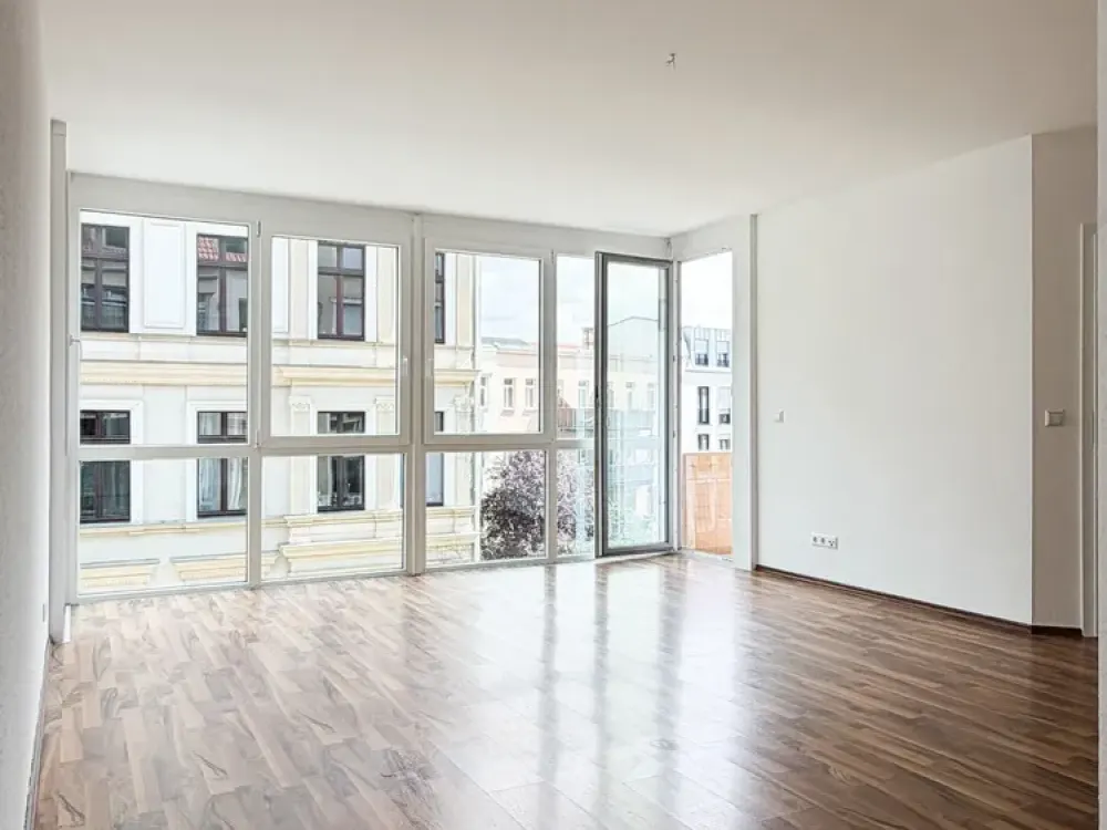 Helle 2-Zimmer-Wohnung mit Balkon im Zentrum-West