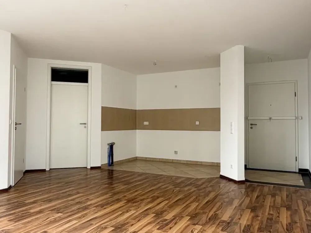 Helle 2-Zimmer-Wohnung mit Balkon im Zentrum-West