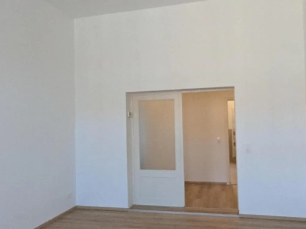 Erstbezug nach Sanierung I großzügige 4-Raum-Wohnung mit Einbauküche in der Südvorstadt