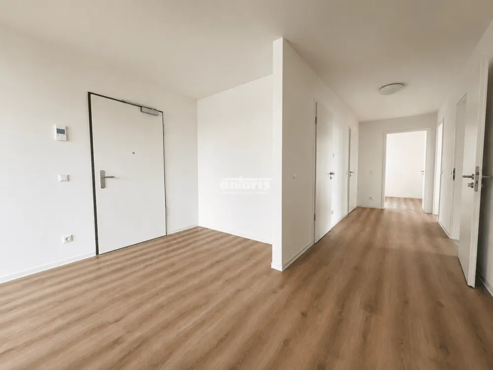 antaris Immobilien GmbH ** Light, Space and Comfort on approx. 132 m² with Fitted Kitchen **