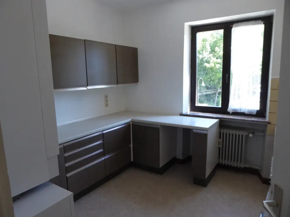 Großzügige 7-Zimmer Wohnung mit Garten und Garage in Sulzbach/Saar