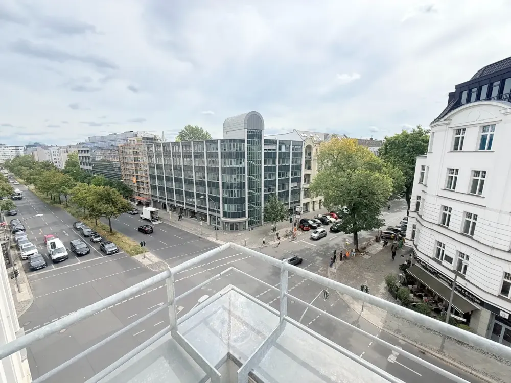 WOHNTRAUM in der City West! **2 Balkone // EBK / /Teilmöbliert**