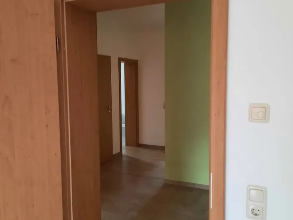 شقة كبيرة ومضيئة من 3 غرف