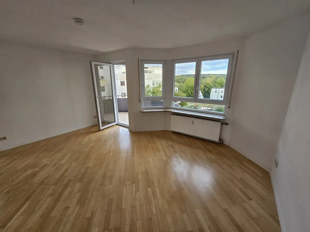 Wohnen in ruhiger Lage mit viel Platz! Helle 4,5-Zimmer-Wohnung mit zusätzlichem Hobbyraum