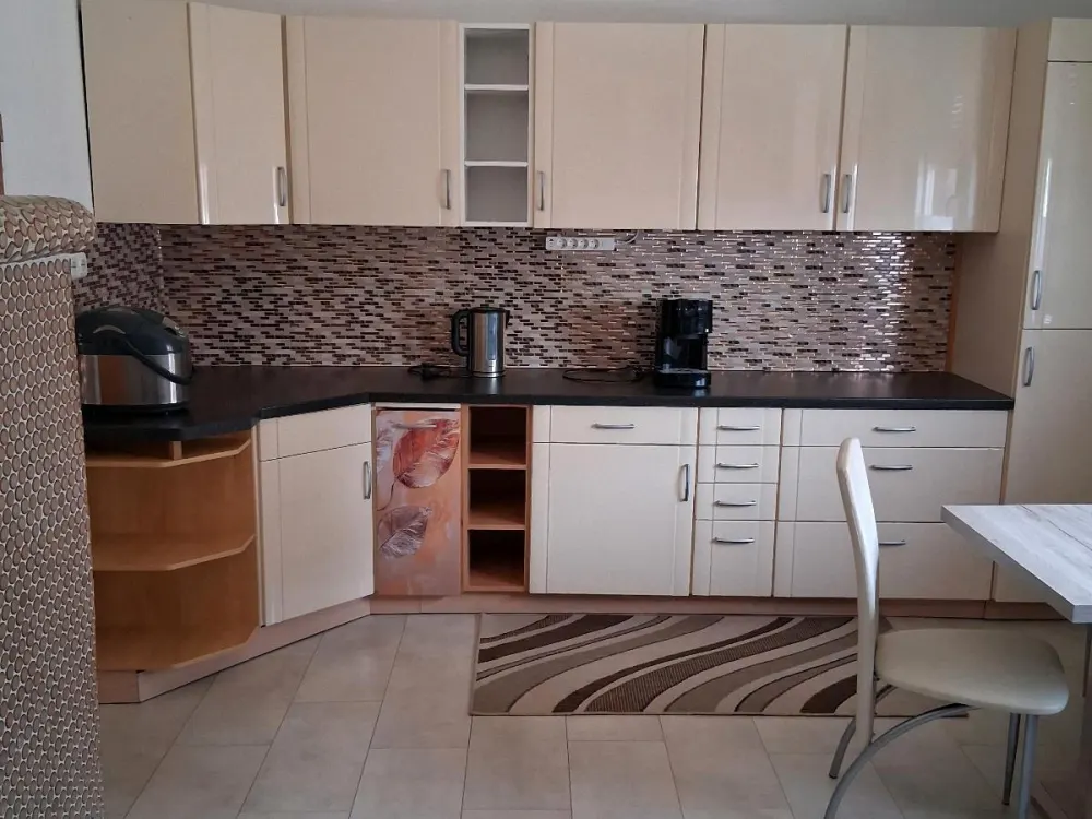 Furnished 3-Room Apartment with Balcony for Rent